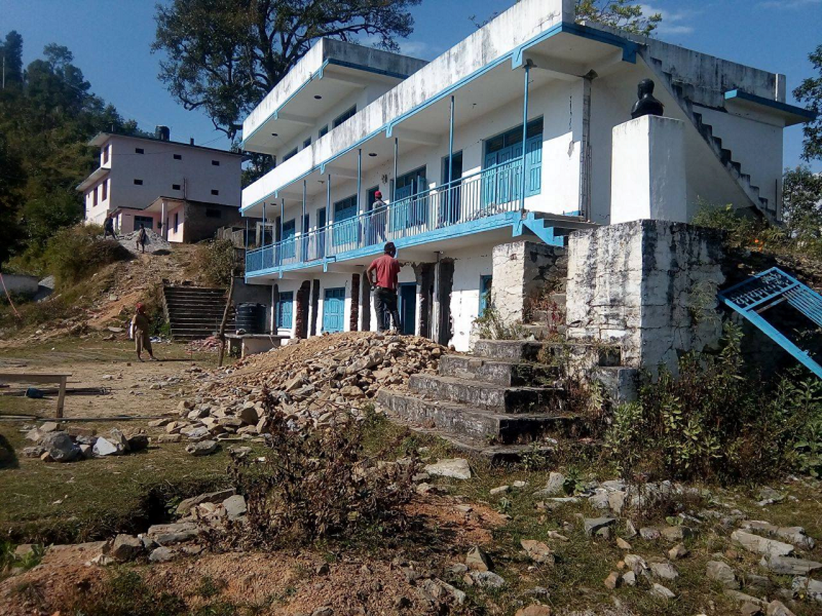 beginn-schulaufbau-shree-kalidevi-secondary-school-kadambas-oktober-2016-7