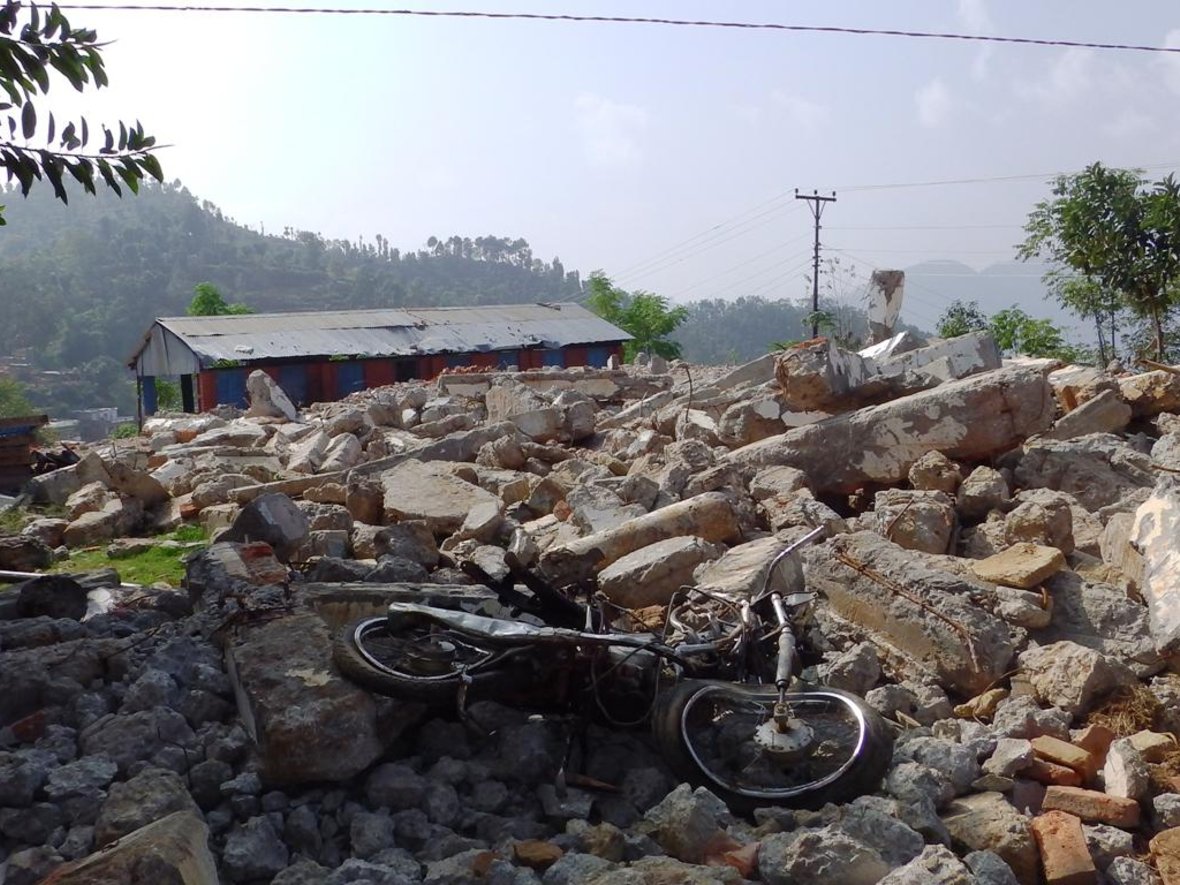 zerstoerte-schulen-sindhupalchok-1